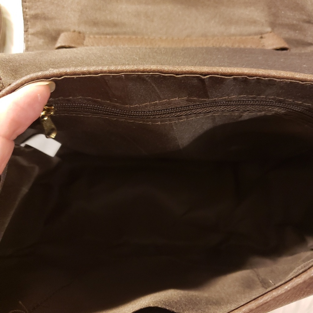 NWOT brown cross body purse. - Picture 2 of 2